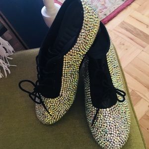 Dancing Shoes, Silver rhinestones pump